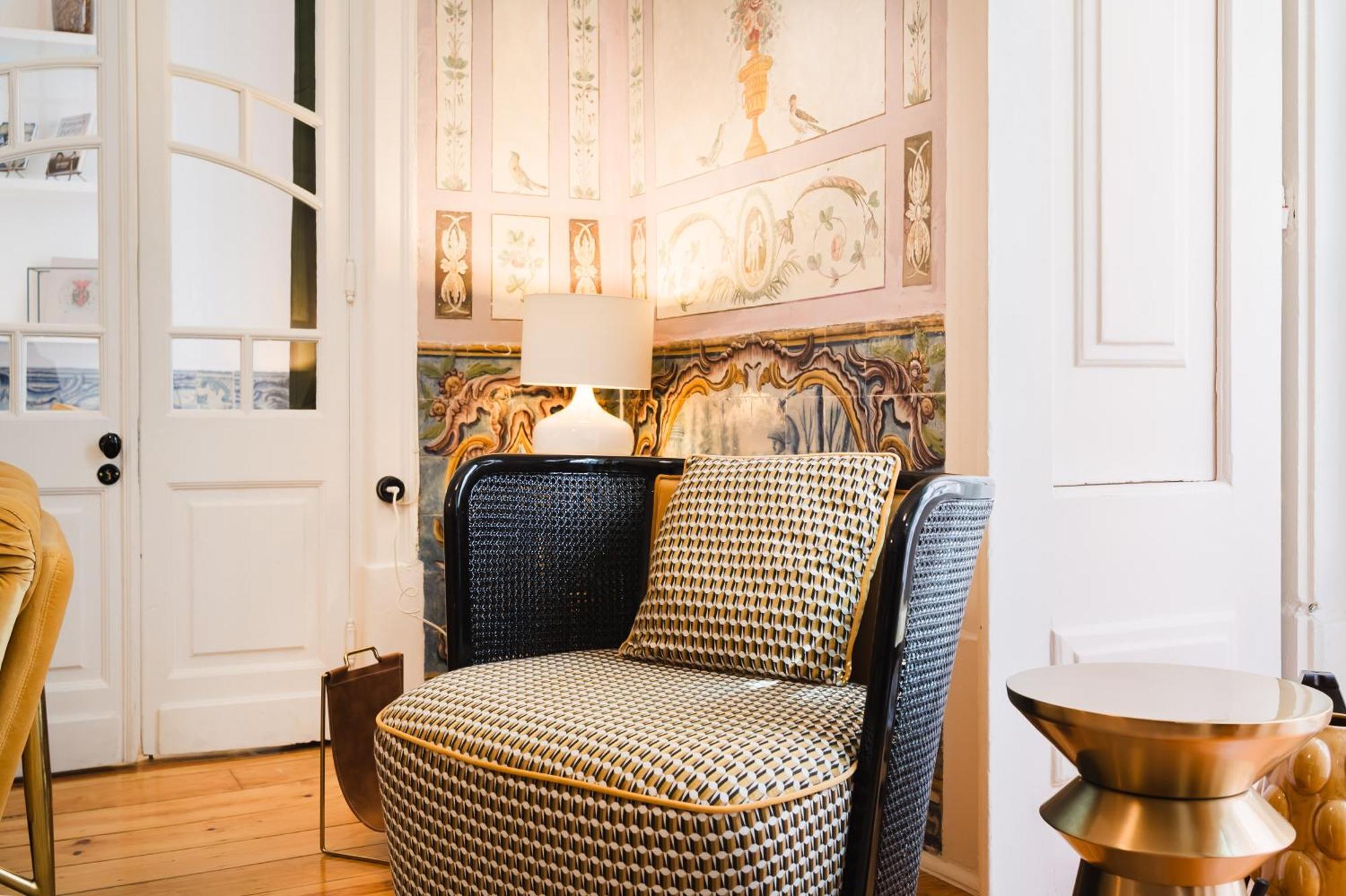Luxury 4br Steps From Praa Do Comrcio * Lisbon