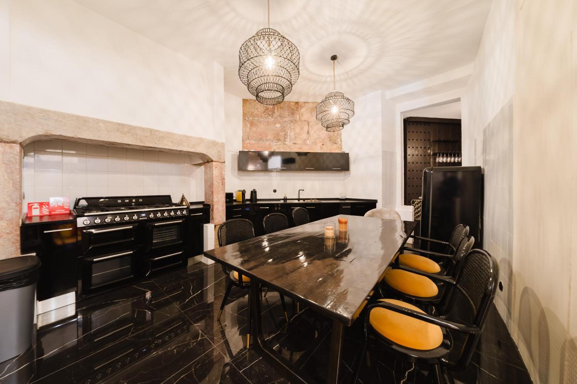 Luxury 4br Steps From Praa Do Comrcio Apartment Lisbon