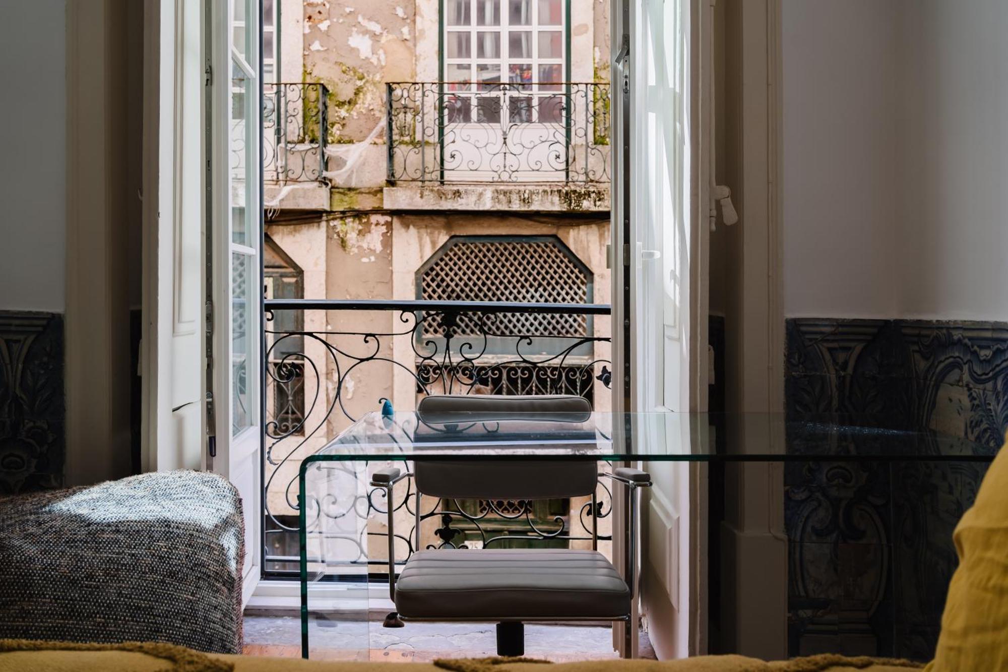 Apartment Luxury 4br Steps From Praa Do Comrcio Lisbon