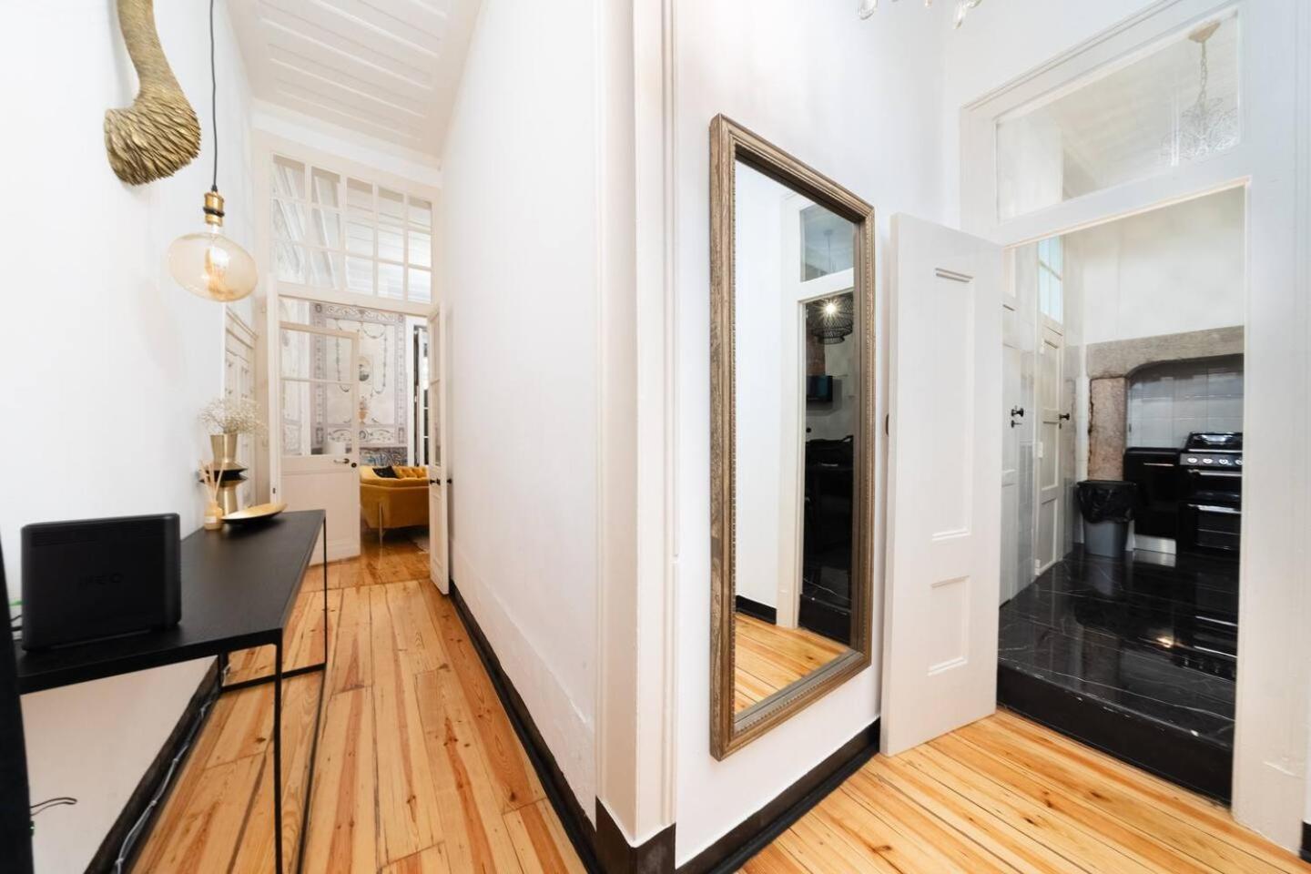 Luxury 4br Steps From Praa Do Comrcio * Lisbon