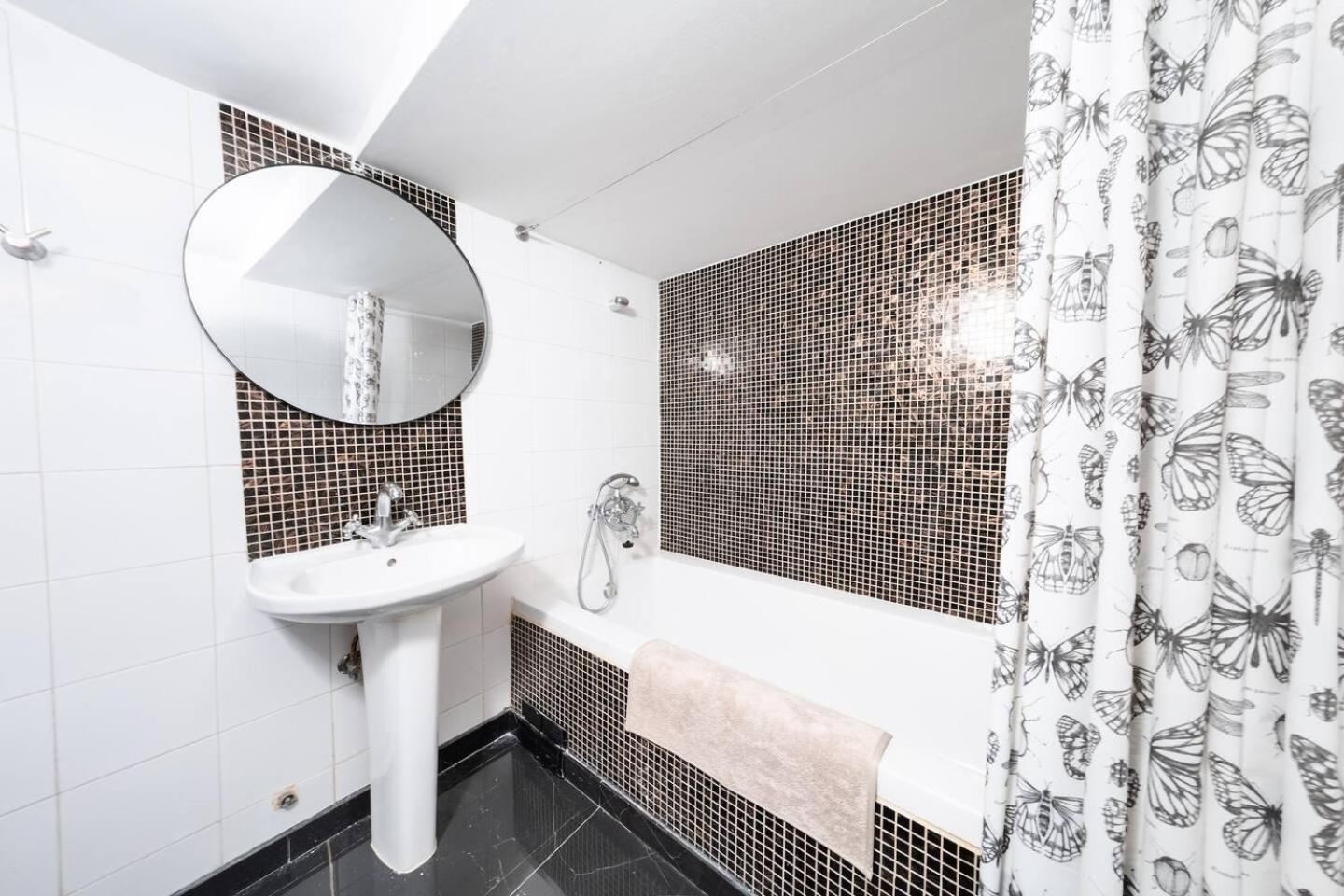 Apartment Luxury 4br Steps From Praa Do Comrcio *